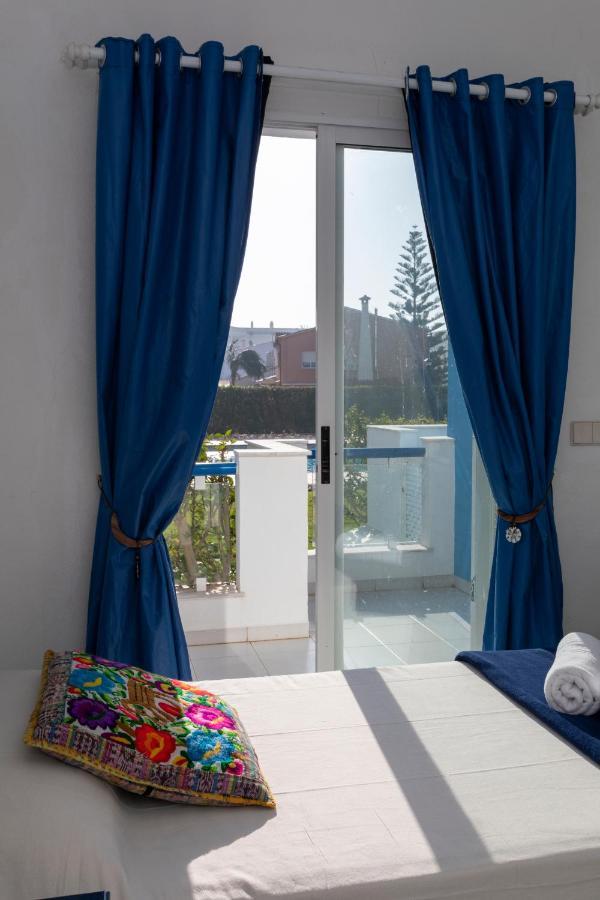 Appartement Cala Blanca, Bajo, 2 Dormitorios, By Bookindenia *